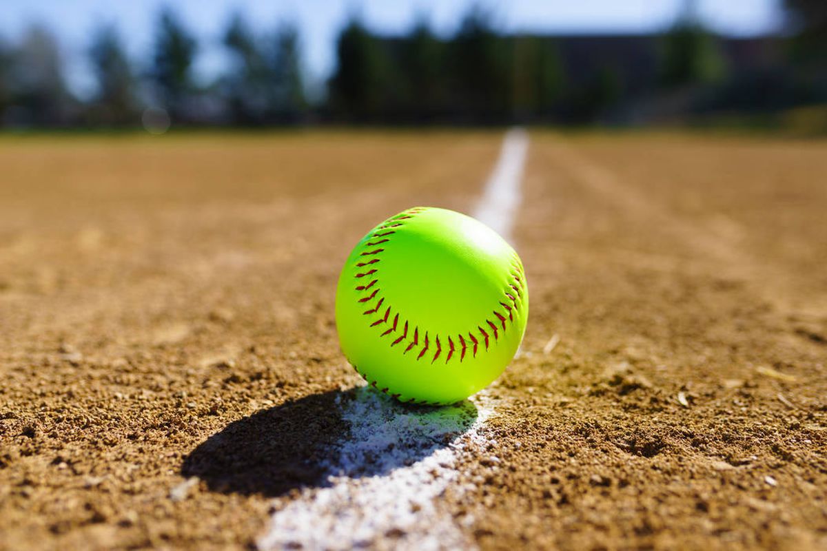 10215943_web1_thinkstockphotos_softball_509935540.0.jpg